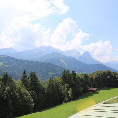 Pfeiffer Alm Am Sonnenhang Mit Blick Auf Die Zugspitze Garmisch-Partenkirchen Extérieur photo