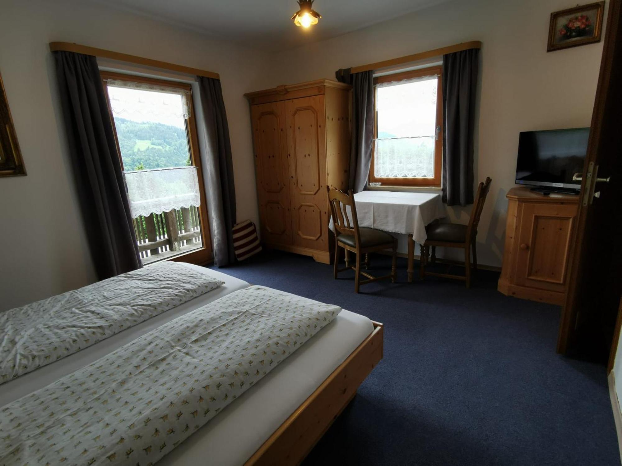 Pfeiffer Alm Am Sonnenhang Mit Blick Auf Die Zugspitze Garmisch-Partenkirchen Chambre photo