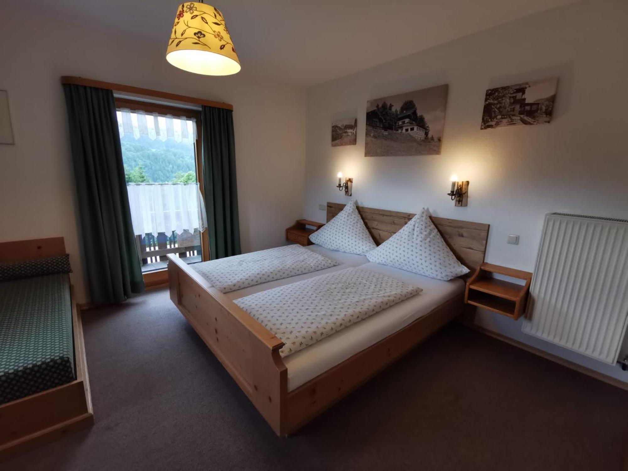 Pfeiffer Alm Am Sonnenhang Mit Blick Auf Die Zugspitze Garmisch-Partenkirchen Chambre photo