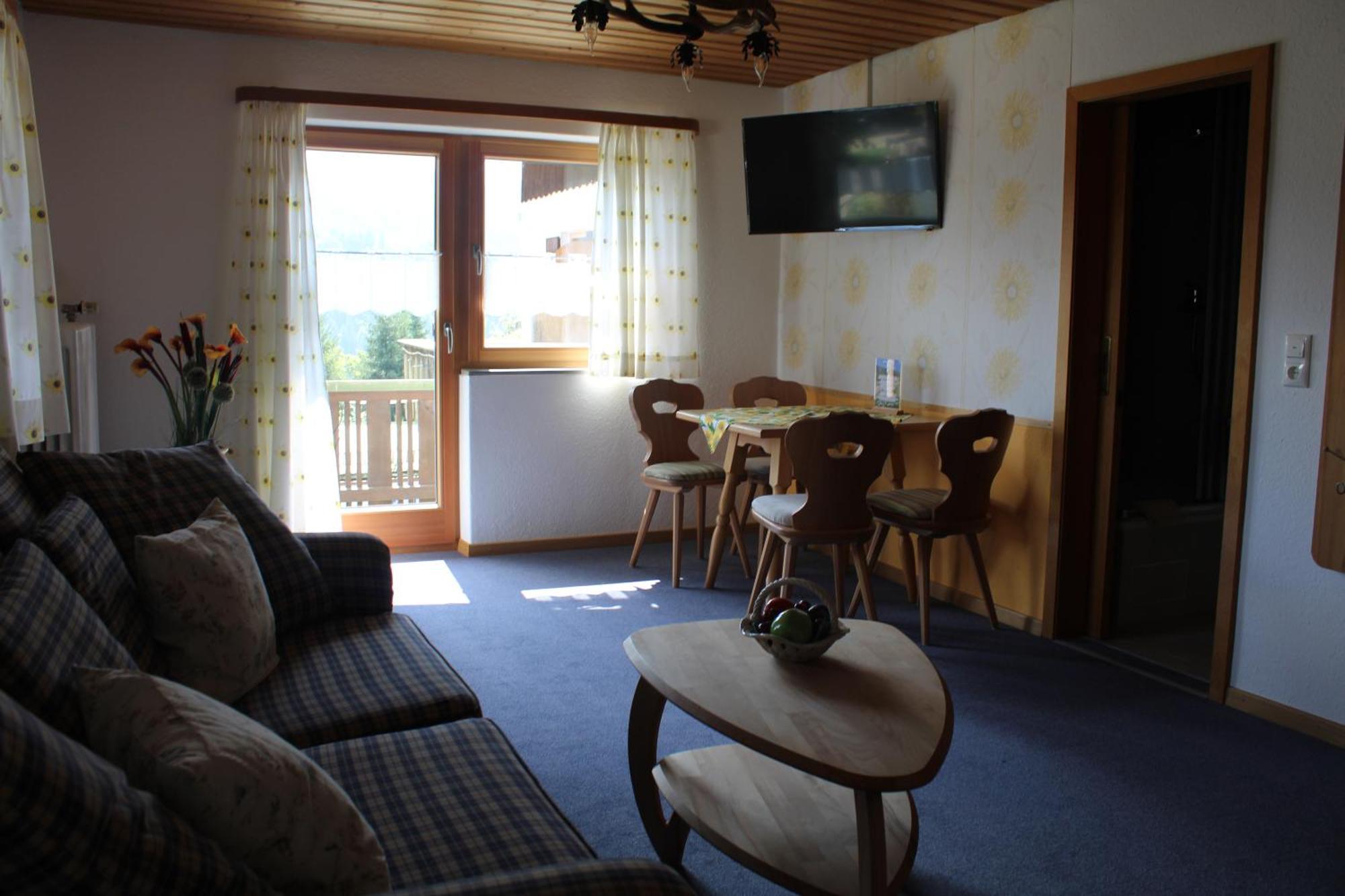 Pfeiffer Alm Am Sonnenhang Mit Blick Auf Die Zugspitze Garmisch-Partenkirchen Chambre photo